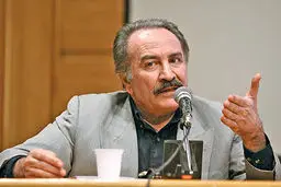 پژویان: کاهش قیمت نفت قابل پیش‌بینی بود