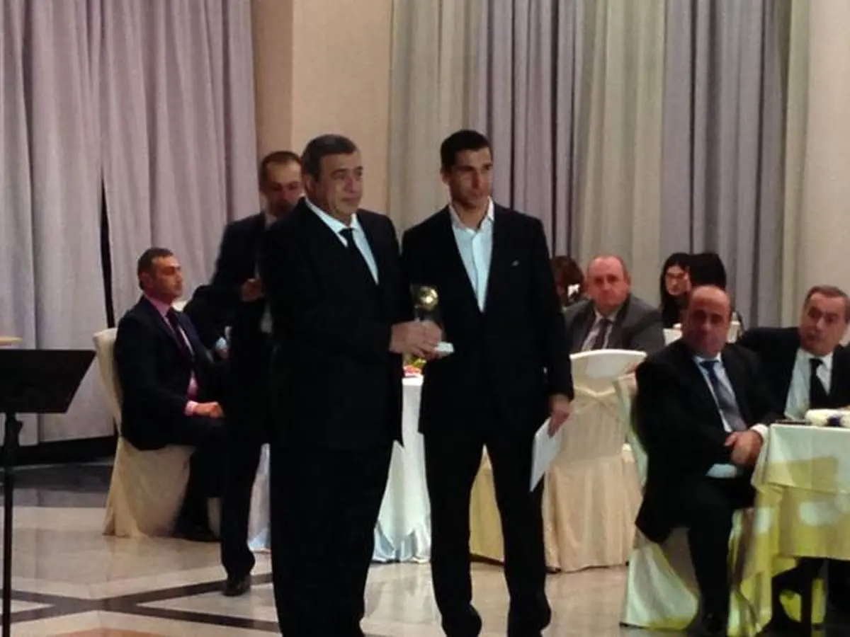 هافبک دورتموند مرد سال فوتبال ارمنستان شد