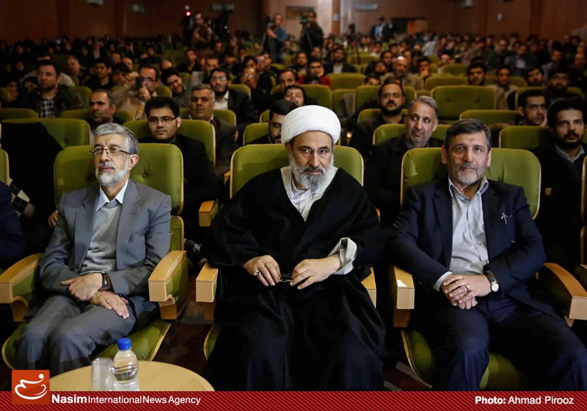 پاسداشت حماسه ۹ دی با عنوان "پتک جمهوریت بر سر اشرافیت" برگزار شد