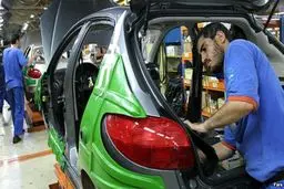 ایران خودرو برای جذب ۲۰۰ نفر از نخبگان کشور برنامه دارد