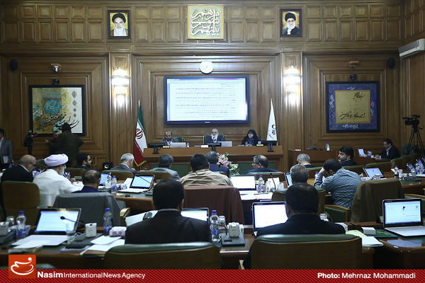 ‫۱۵ نفر از برگزیدگان کنکور سراسری ۹۳ در نشست امروز شورای شهر تهران تجلیل شدند