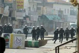 نظامیان آل‌خلیفه، به تظاهرات ضد دولتی در مقابل منزل شیخ 