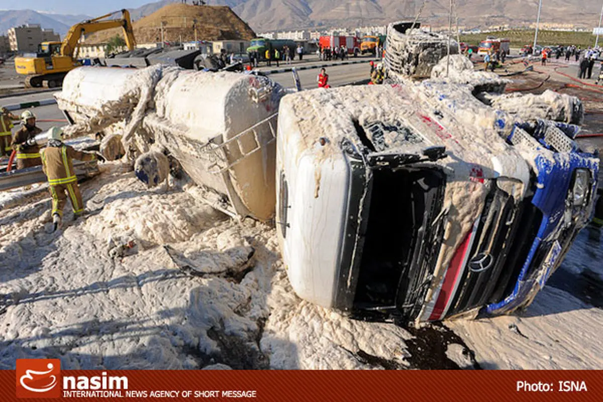 واژگونی تانکر حامل ۳۰ هزار لیتر سوخت حادثه آفرید