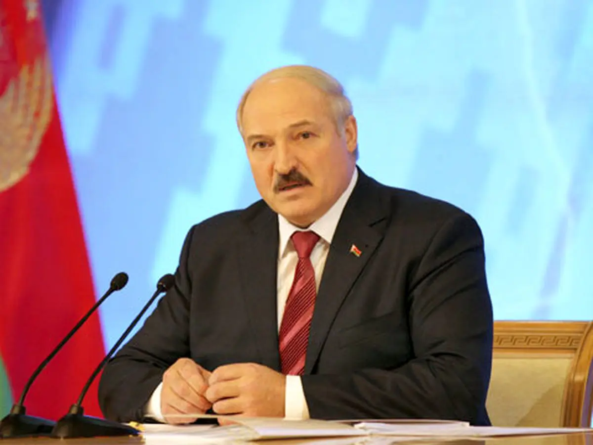 رئیس‌جمهور بلاروس، نخست‌وزیر، رئیس بانک مرکزی و چند وزیر را برکنار کرد