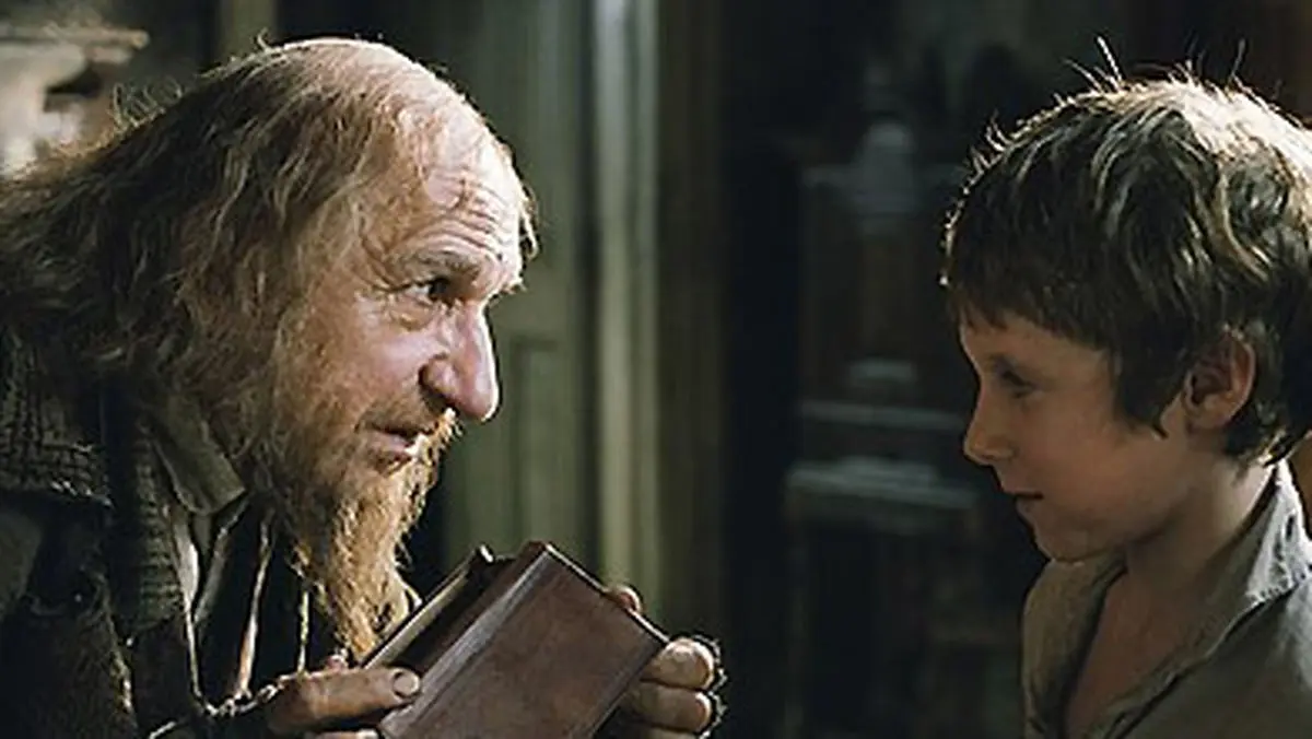 الیور تویست به شبکه چهار می‌آید