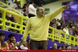 سرمربی مهرام دو جلسه محروم و سه میلیون تومان جریمه شد