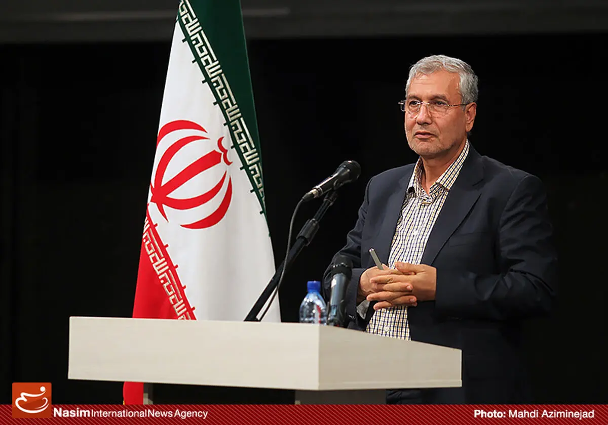 ربیعی: سیاست‌های دولت نباید ضعفا را ضعیف‌تر کند