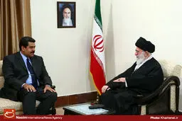 رهبر انقلاب: کاهش عجیب قیمت نفت حرکتی سیاسی و غیر اقتصادی است