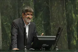 مطهری: دولت باید درباره برداشت ۴.۱ میلیاردی، بجای تنش، صداقت به خرج می‌داد و اعتراف می‌کرد