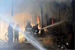 طبقه سوم یک پاساژ سه طبقه در بازار تهران دچار حریق شد
