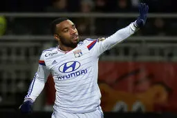 لیون صدرنشین لیگ فرانسه شد