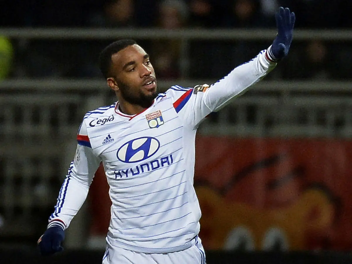 لیون صدرنشین لیگ فرانسه شد