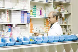 مدیر داروی معاونت غذا و داروی کرمانشاه: این استان ۲۲۰ داروخانه دولتی و خصوصی دارد