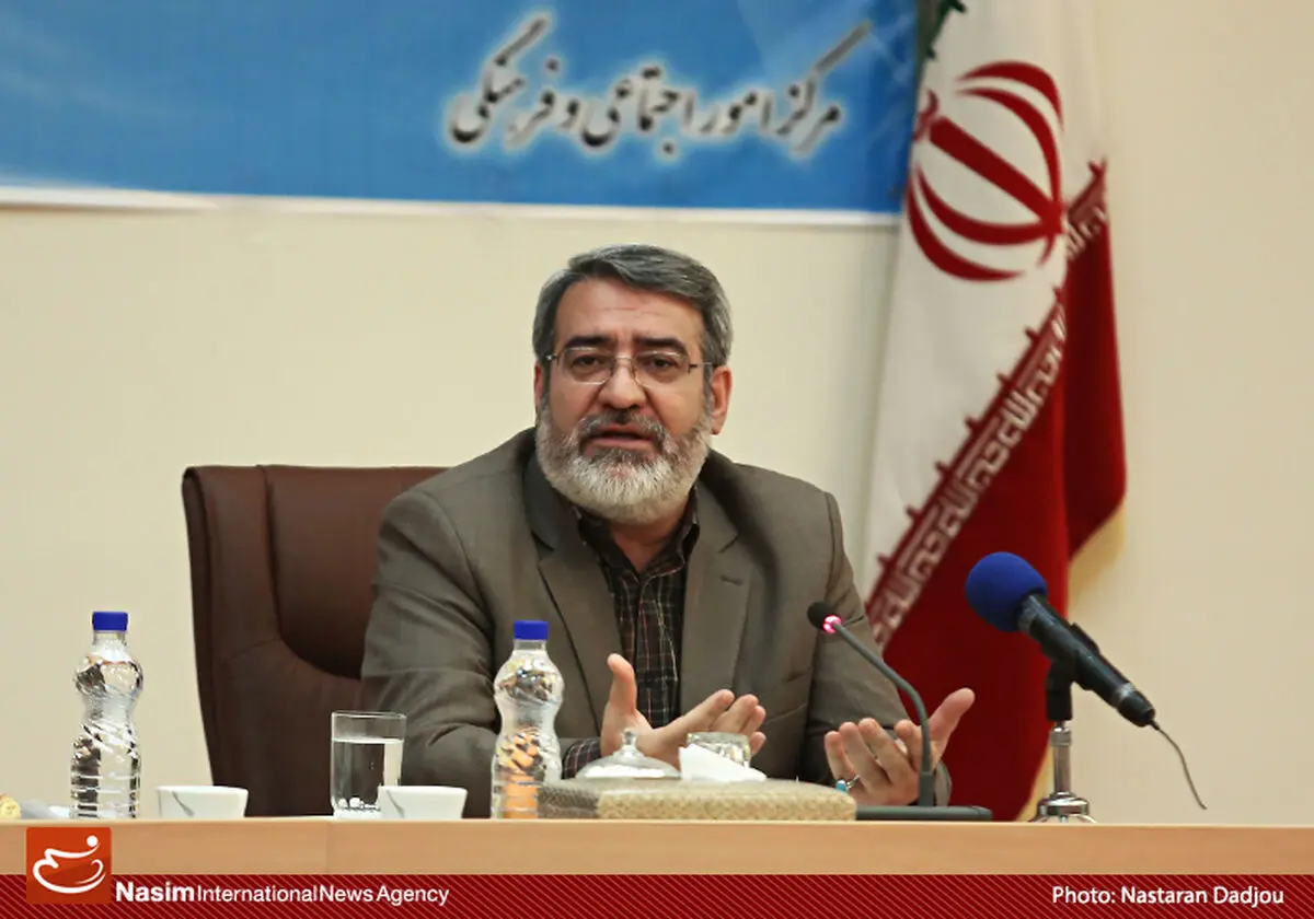 وزیر کشور: حاشیه‌نشینی، بیکاری و اعتیاد در شان جمهوری اسلامی نیست