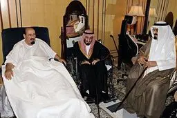 در پی وخامت حال پادشاه عربستان، دیدار سه جانبه وی با امیر کویت و رئیس‌جمهور مصر لغو شد