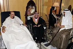 در پی وخامت حال پادشاه عربستان، دیدار سه جانبه وی با امیر کویت و رئیس‌جمهور مصر لغو شد