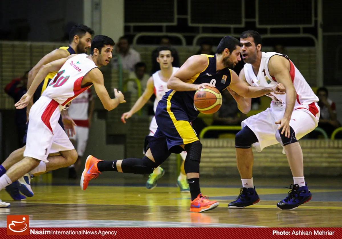 مهرام با پیروزی برابر نفت آبادان صدرنشین لیگ برتر شد