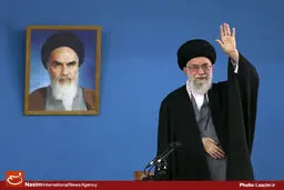 رهبر انقلاب: مسئولان و دولت نباید به دست بیگانه چشم بدوزند