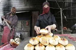 چین استفاده از برقع در بزرگترین منطقه مسلمان‌نشین این کشور را ممنوع کرد