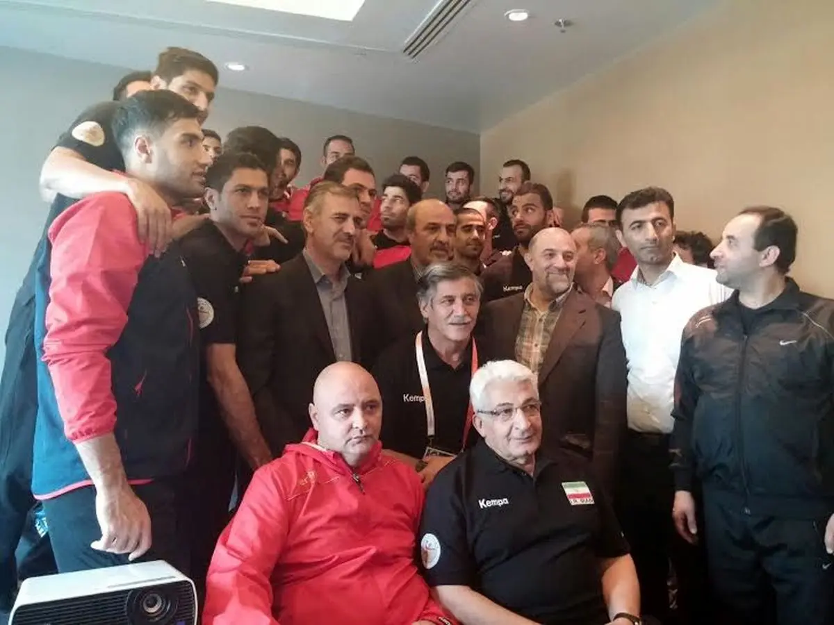 وزیر ورزش و جوانان با اعضای تیم ملی هندبال دیدار کرد