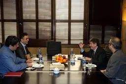 آندرس گومز با حجت‌الله ایوبی دیدار و گفتگو کرد