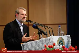 لاریجانی: نقطه آسیب‌پذیر کشور در بخش اقتصاد نهفته است