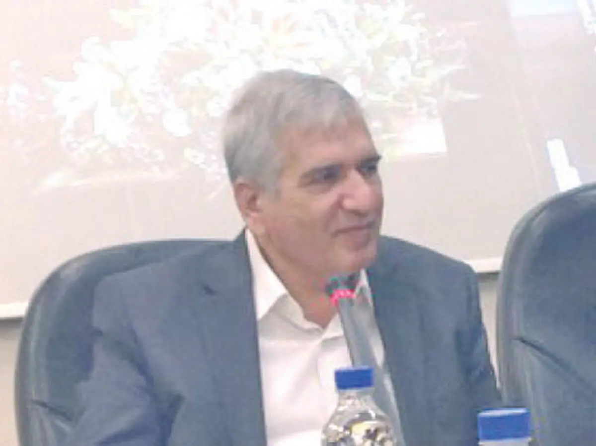 معاون ارزی بانک مرکزی:  معاملات ارزی دلالان متوقف می‌شود