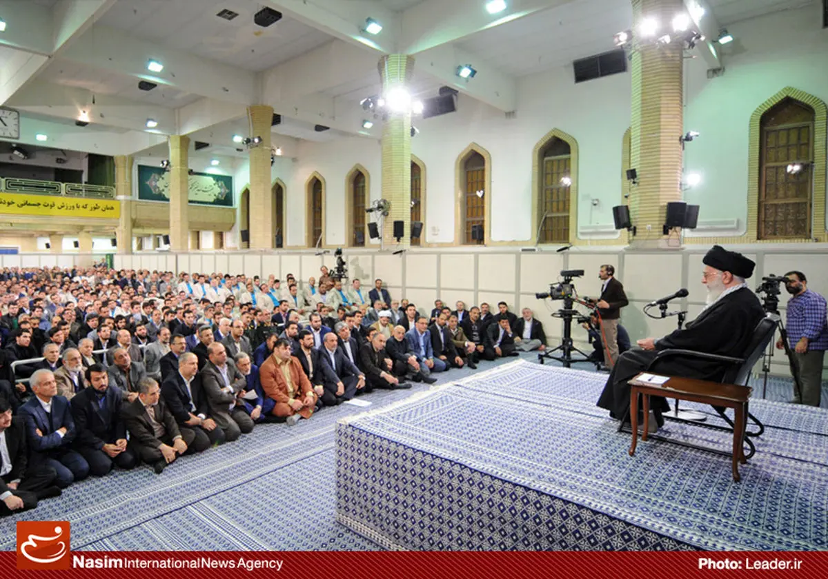 رهبر انقلاب: قهرمان‌محوری به معنای نادیده گرفتن تخلف نیست