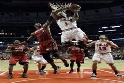 تیم بسکتبال شارلوت در دیداری نزدیک، میامی را با نتیجه ۷۸ بر ۷۶ شکست داد