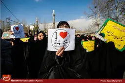 گزارش تصویری:: راهپیمایی نمازگزاران جمعه تهران در اعتراض به اهانت‌ به پیامبر اسلام(ص)
