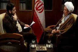 آیت‌الله مومن: تنها شرط حضور در خبرگان علمیت نیست انقلابی بودن هم شرط است‬