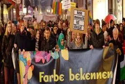 هزاران نفر علیه 