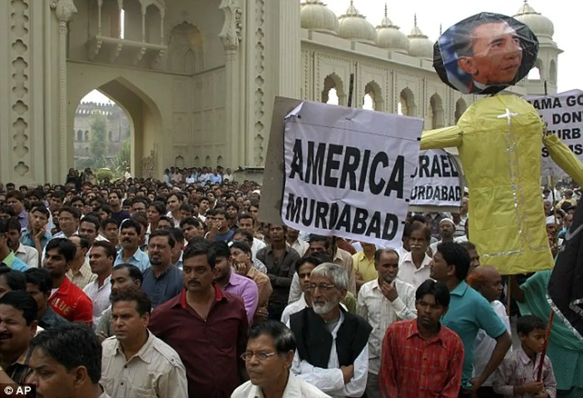 صدها نفر از مردم هند در اعتراض به سفر باراک اوباما به این کشور تظاهرات کردند
