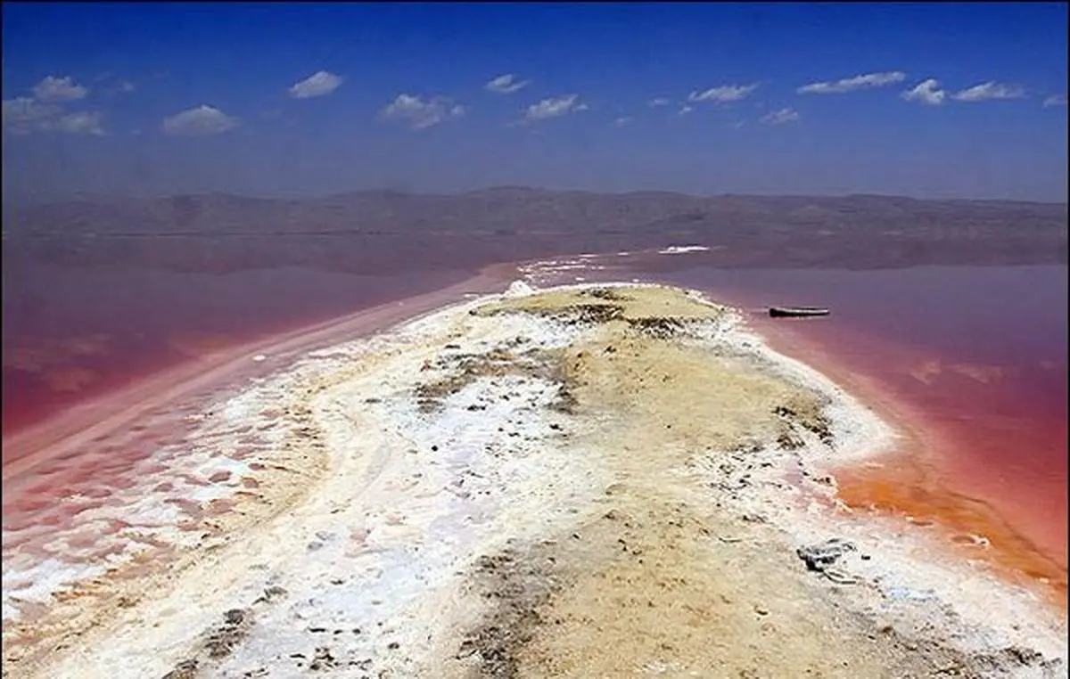 معاون محیط زیست فارس: خشکی تالاب‌ها عامل اصلی ریزگردها است