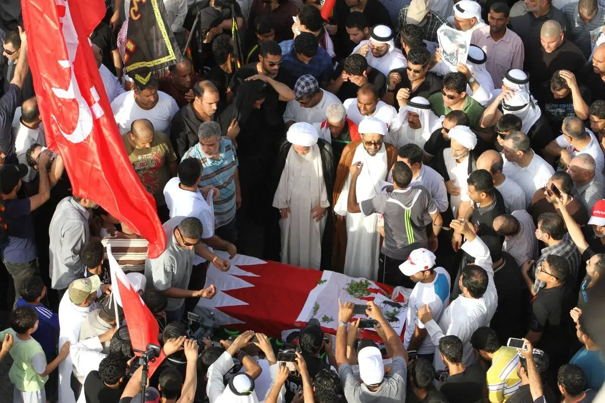 مراسم تشییع پیکر شهید بحرینی در منطقه "البلاد القدیم" برگزار شد
