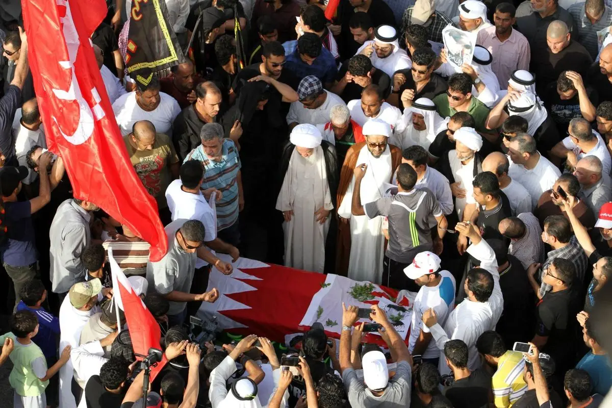 مراسم تشییع پیکر شهید بحرینی در منطقه "البلاد القدیم" برگزار شد