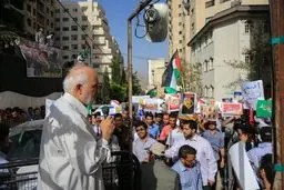 توکلی: ظریف نباید به فرانسه می‌رفت