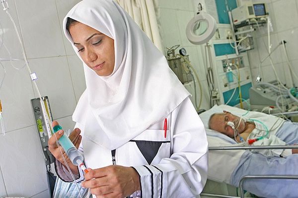 کمبود پرستار زخمی کهنه‌ که با مرهم موقت وزارت بهداشت التیام نیافت