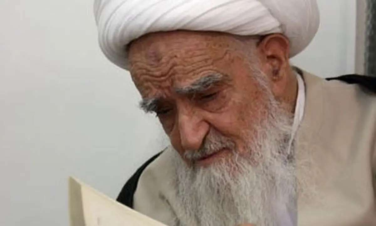 "بسیارى از غرب‌زده‌ها، نویسنده‌اى را آزاداندیش مى‌دانند که در حمله به مقدّسات گستاخ باشد"