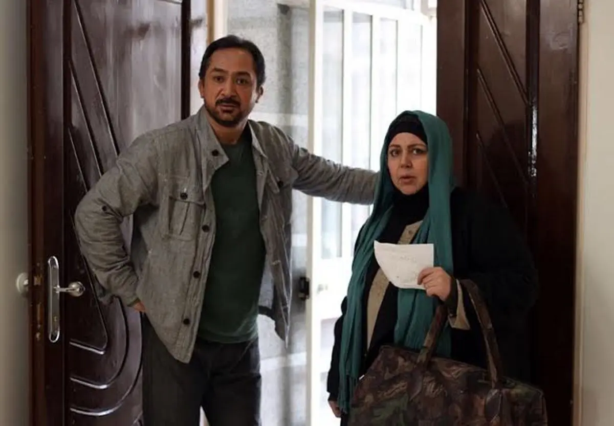 احمد کاوری "زیر یک سقف" را کلید زد