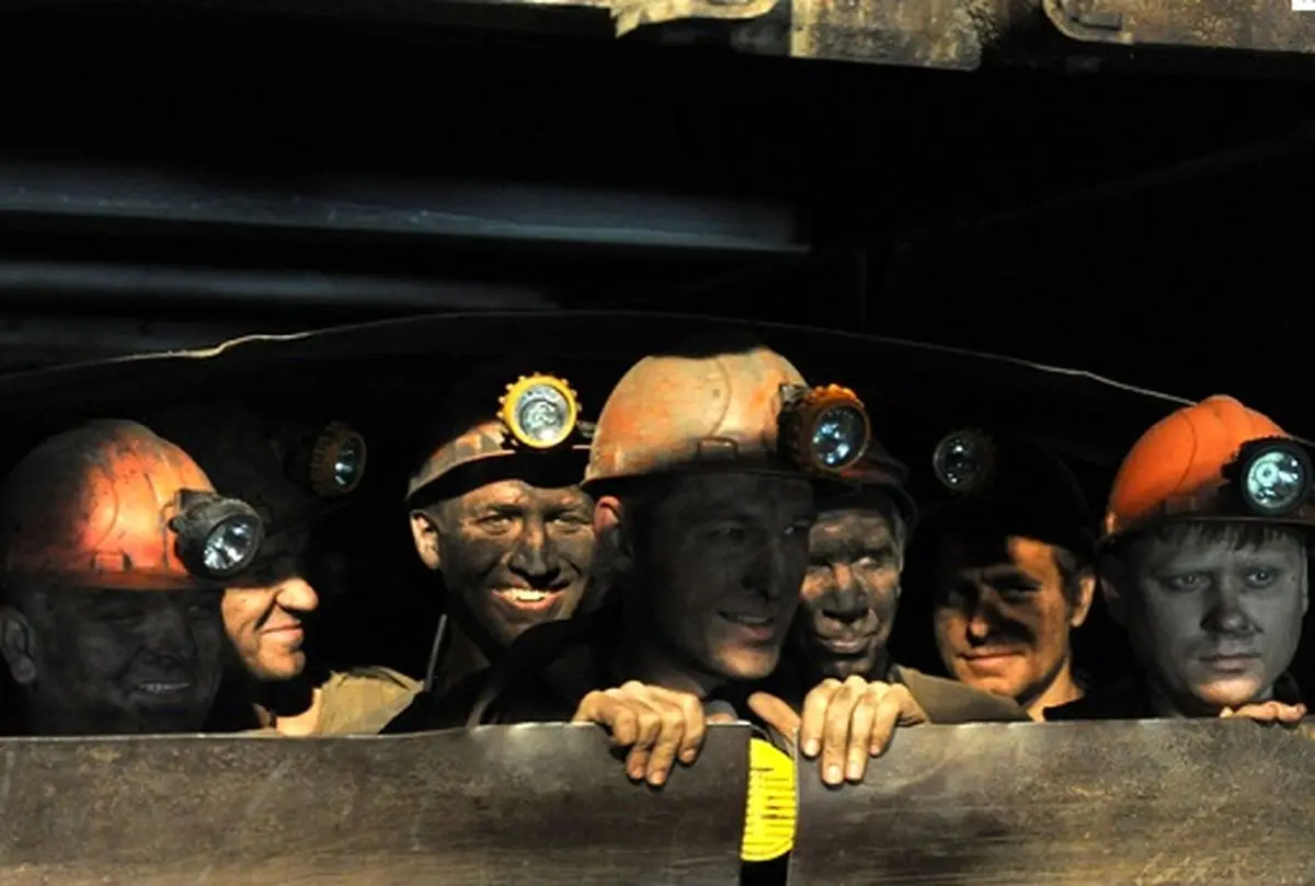 ۵۰۰ معدنچی در پی حمله جنگنده‌‌های ارتش اوکراین به شرق این کشور در زیرزمین محبوس شدند