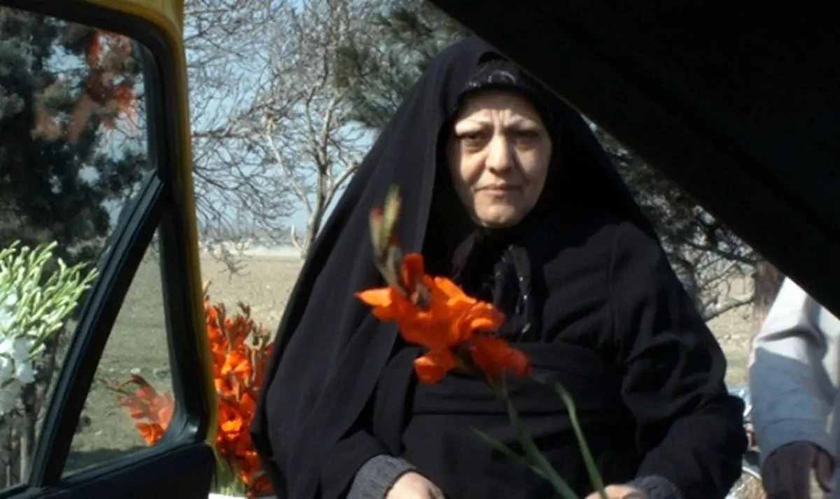 فائزه عزیرخانی از پوستر فیلم سینمایی "روز مبادا" رونمایی کرد + پوستر