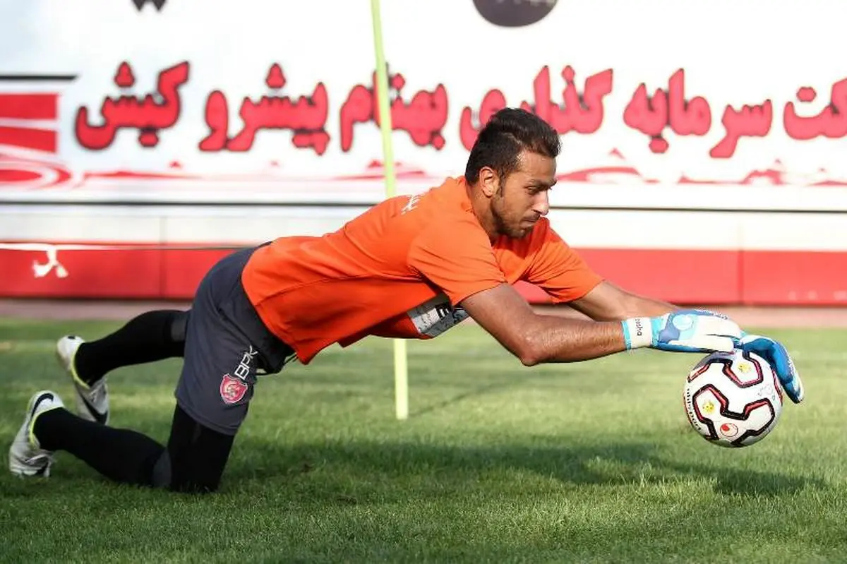مربی دروازه‌بان‌های پرسپولیس: گلرهای‌مان کاملا آماده‌اند