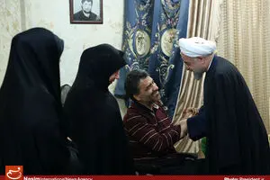 عکس خبری:: دیدار رئیس‌جمهور با خانواده شهیدان خدمتی و جانباز حجت‌الله حیدری