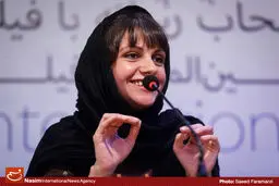 کارگردان 'ناهید' از برنامه اکران برج میلاد گلایه کرد