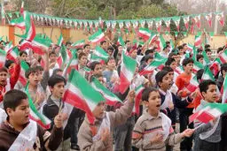 زنگ انقلاب در مدرسه شاهد شهید حشمتی منطقه ۸ تهران به صدا درآمد