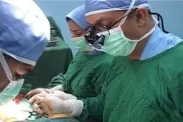 شش جانباز شیمیایی توسط پروفسور اشتوما مورد عمل جراحی قرار گرفتند