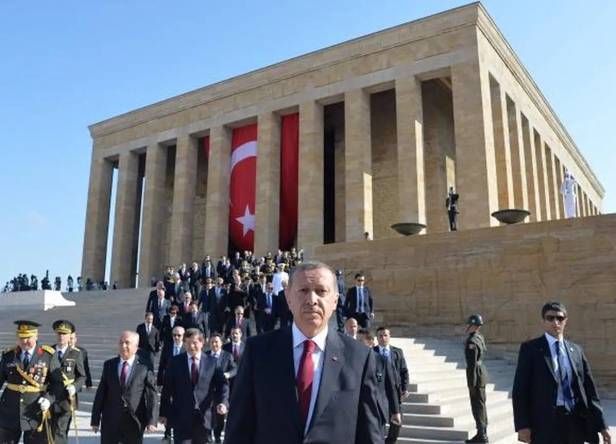 اردوغان از سوءقصد جان سالم به در برد