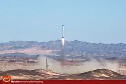 گزارش تصویری:: پرتاب موفقیت‌آمیز ماهواره‌بر سفیر فجر