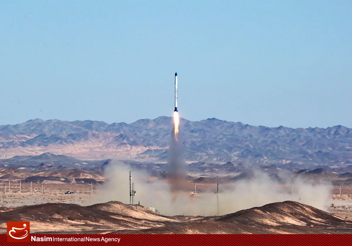 گزارش تصویری:: پرتاب موفقیت‌آمیز ماهواره‌بر سفیر فجر